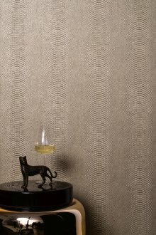 Ταπετσαρία κάτω από το δέρμα ενός φιδιού