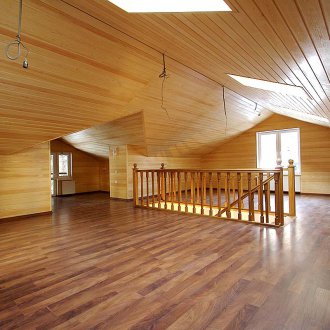 Στερεά ξύλινα πλαίσια στην οροφή