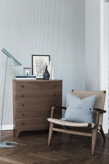 Behang met een blauw patroon