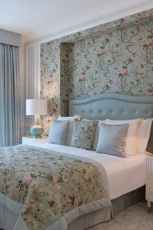 Ταπετσαρία με ένα μοτίβο στο υπνοδωμάτιο