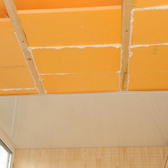 Τοποθέτηση της οροφής στο μπαλκόνι