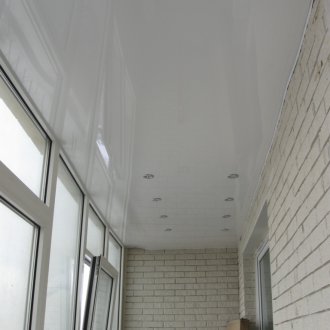 Stretch οροφή στο μπαλκόνι