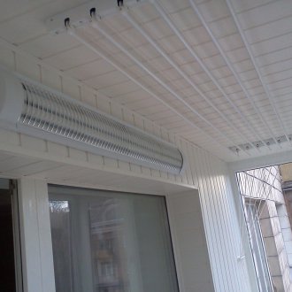 PVC οροφή στο μπαλκόνι