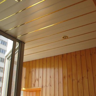 Rack ανώτατο όριο στο μπαλκόνι