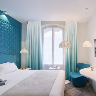 Μπλε κουρτίνες με κλίση