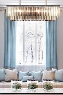 Μπλε ίσια κουρτίνες