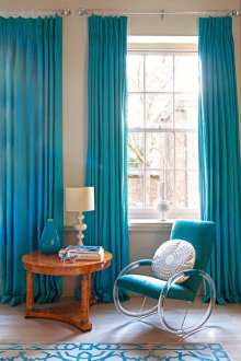 Φωτεινό μπλε κουρτίνες