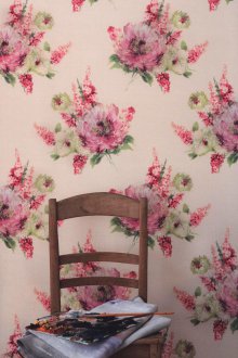 Ροζ υφασμάτινη ταπετσαρία