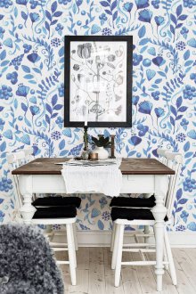 Μπλε ταπετσαρία στην κουζίνα