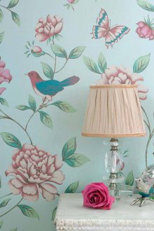 Μπλε ταπετσαρία με μοτίβο