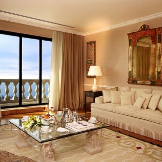 Μπεζ ταπετσαρία