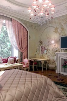 Ροζ κουρτίνες σε κλασικό στιλ