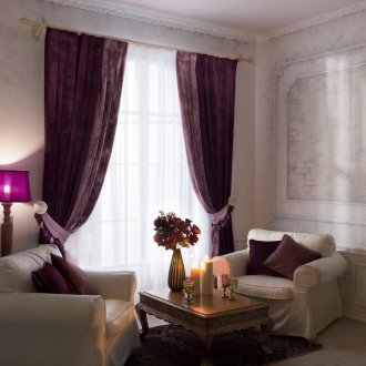 Συνδυασμένες μοβ κουρτίνες