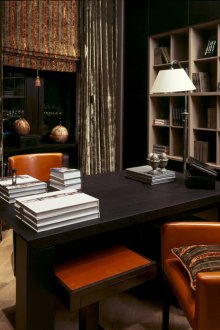 Οι συνδυασμένες κουρτίνες σε ένα γραφείο