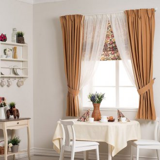 Συνδυασμένες κοντές κουρτίνες