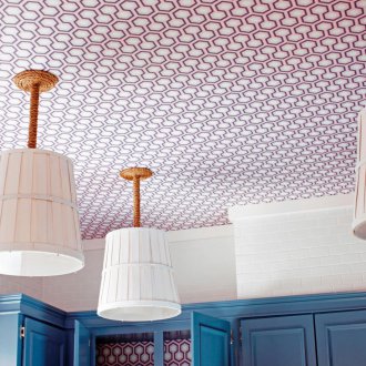 Ταπετσαρία στην οροφή στην κουζίνα