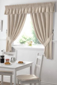 Μπεζ ρυθμιζόμενες κουρτίνες