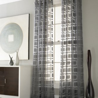 Γεωμετρικές κουρτίνες με πέπλο