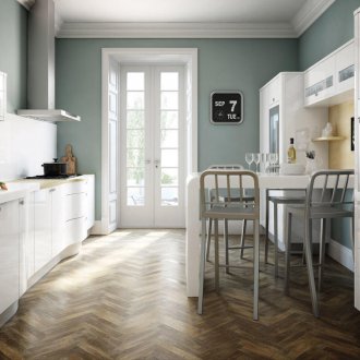 Λευκή κουζίνα γυαλιστερό σοφίτα