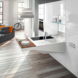 Λευκή κουζίνα γυαλιστερό μετασχηματιστή