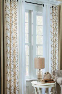 Συνδυασμένες κουρτίνες με σχέδιο