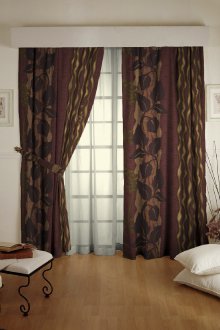 Καφέ με κουρτίνα