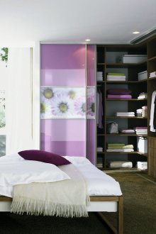 Γωνιακή ντουλάπα με εκτύπωση φωτογραφιών για την κρεβατοκάμαρα