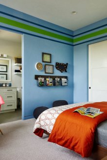 Ριγέ ταπετσαρία για δωμάτιο έφηβος