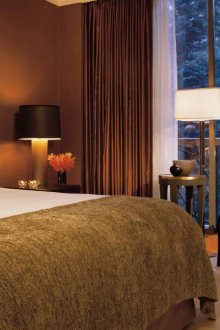 Κουρτίνες wenge στην κρεβατοκάμαρα