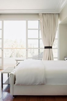 Λευκά έπιπλα κρεβατοκάμαρας