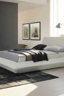 Μινιμαλιστικά έπιπλα λευκού κρεβατιού