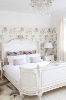 Λευκά έπιπλα υπνοδωματίου σε στυλ Προετίας