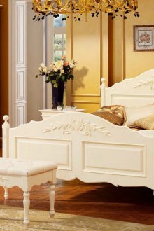 Λευκά έπιπλα κρεβατοκάμαρας