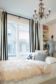 Ασπρόμαυρες κουρτίνες στο υπνοδωμάτιο