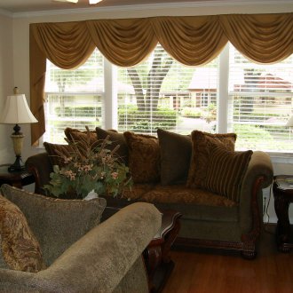 Χρυσές κουρτίνες με λάμπρεκ