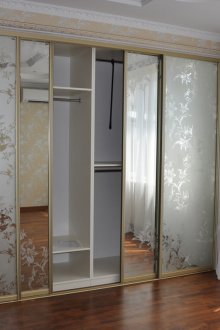 Κλασσικές πόρτες ντουλάπας