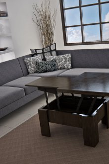 Τραπέζι μετασχηματιστών στο σαλόνι