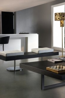 Λευκό μετρητή μπαρ στο εσωτερικό