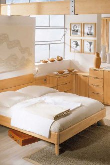 Έπιπλα από μασίφ ξύλο στο υπνοδωμάτιο