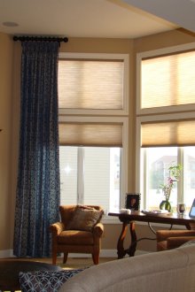 Στενές κουρτίνες με μοτίβο