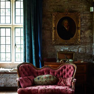 Βελούδινες μπλε κουρτίνες