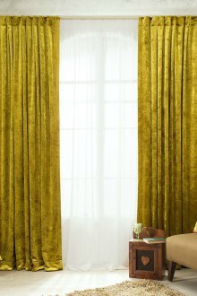 Βελούδινα πράσινα κουρτίνες