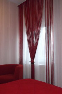 Κουρτίνες από ίνες Βουργουνδίας