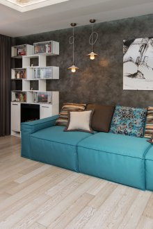 Τυρκουάζ καναπέ στην τραπεζαρία