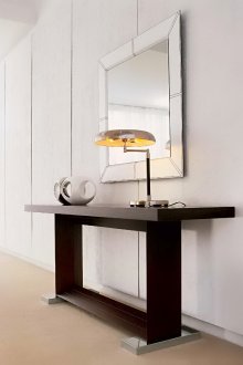 Τραπέζι στο διάδρομο σε μοντέρνο στυλ