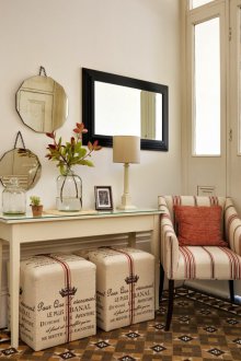 Τραπέζι εισόδου με γυάλινη κορυφή