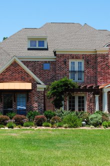 Πρόσοψη από τούβλο του σπιτιού