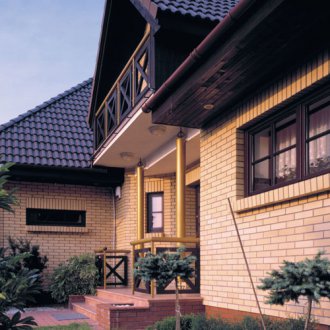 Πρόσοψη από τούβλο