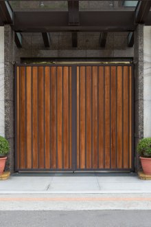 Puerta de madera de lujo