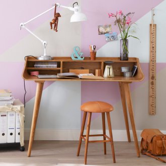 Τραπέζι με ράφια για φοιτητή